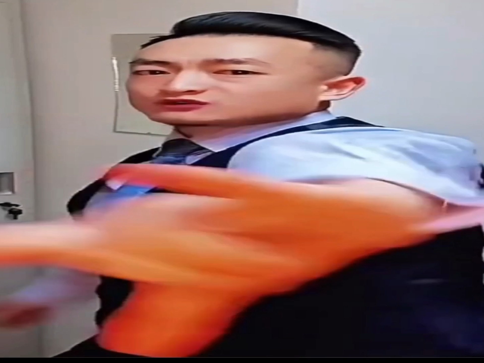 Faker在切尔西比赛中势不可挡，出色防守引发热议！