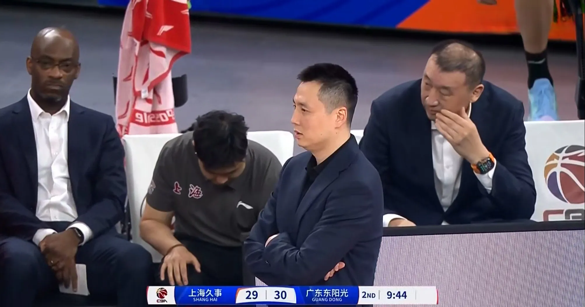 雄鹿队季后赛出局，主帅宣布引咎辞职，生产资源已经要求有限处理.