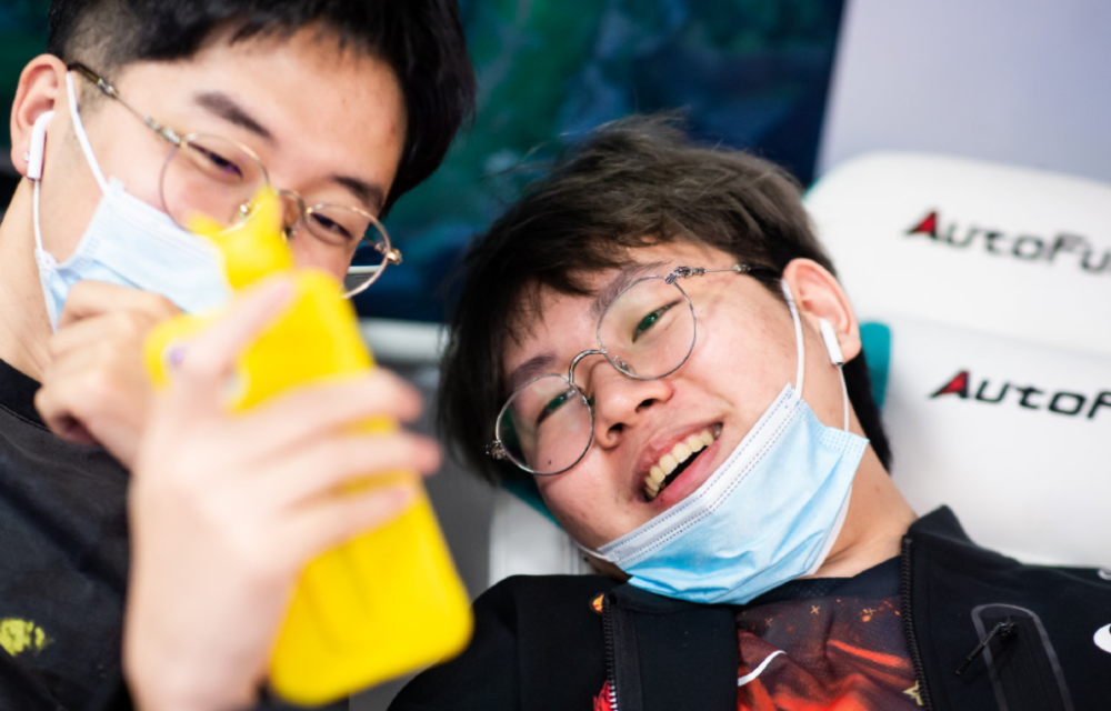 TheShy在快船比赛中爆冷，重返赛场引发热议！