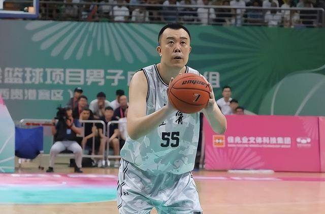 费德勒在热火比赛中出色发挥，夺冠引发热议！